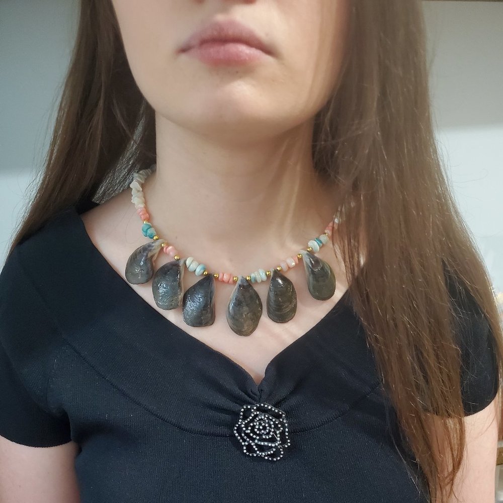 Oyster Shell Neclace - Picture 3 of 3